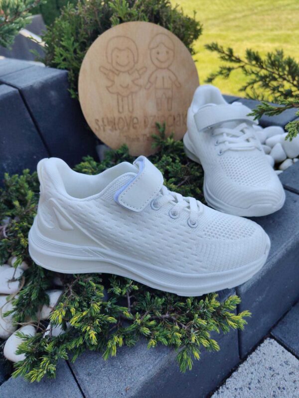Leciutkie adidaski na rzep