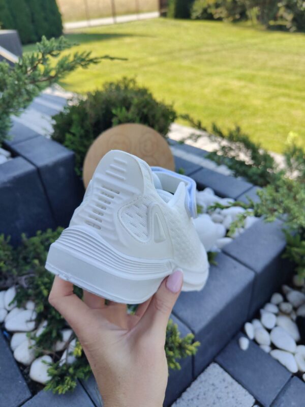 Leciutkie adidaski na rzep