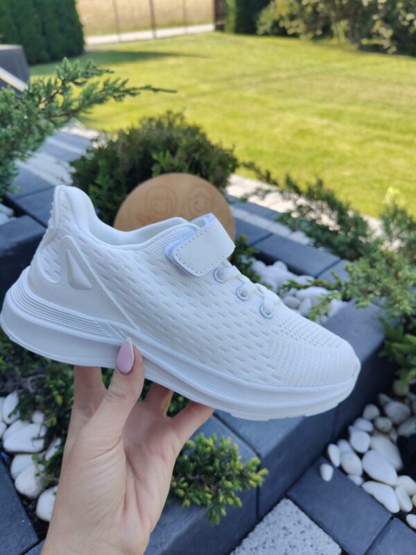 Leciutkie adidaski na rzep