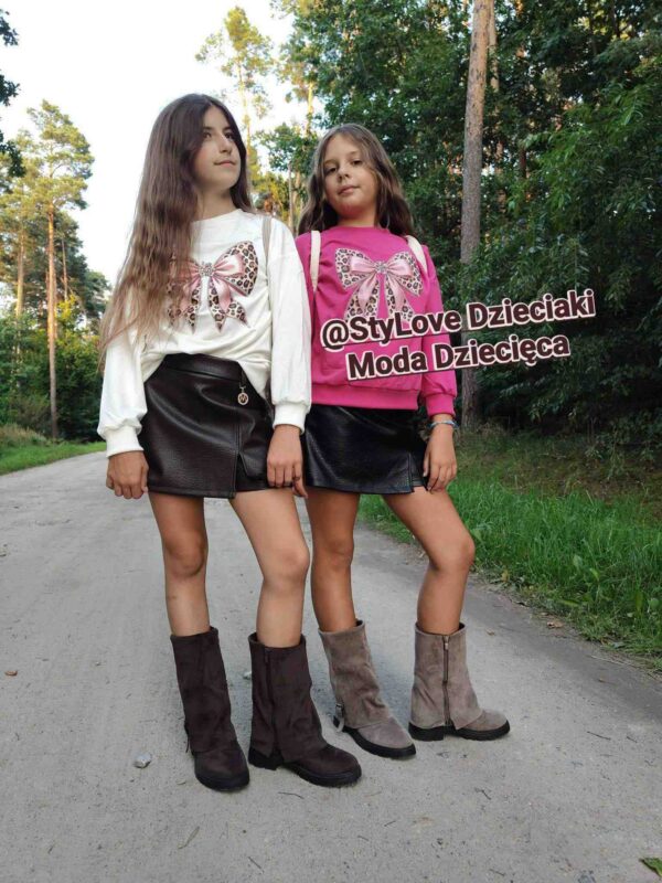 Bluza bez kaptura z kokardką w panterkę.