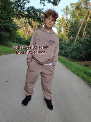 Dres 2  częściowy  dla chłopca literki