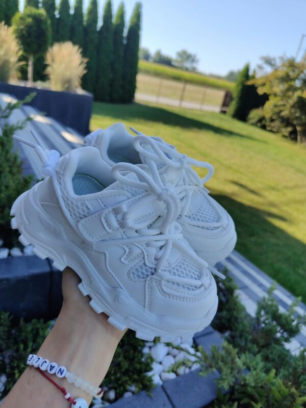 2026/08/1000005981.jpg Leciutkie sneakersy