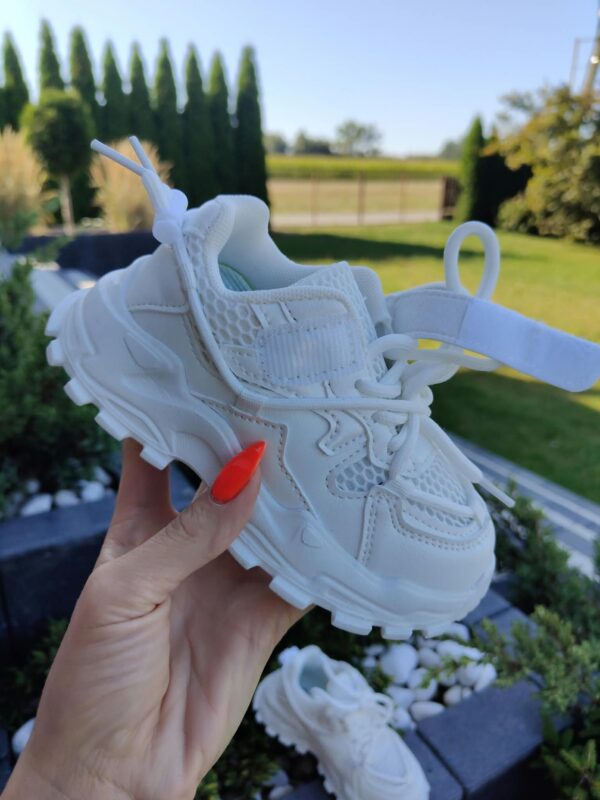 2026/08/1000005984.jpg Leciutkie sneakersy