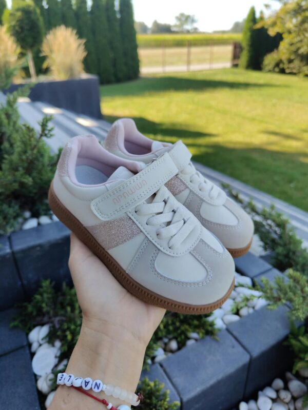 2026/08/1000005991.jpg Adidaski na rzep