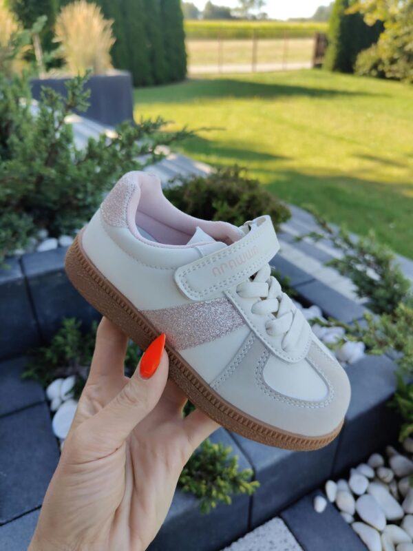 2026/08/1000005993.jpg Adidaski na rzep