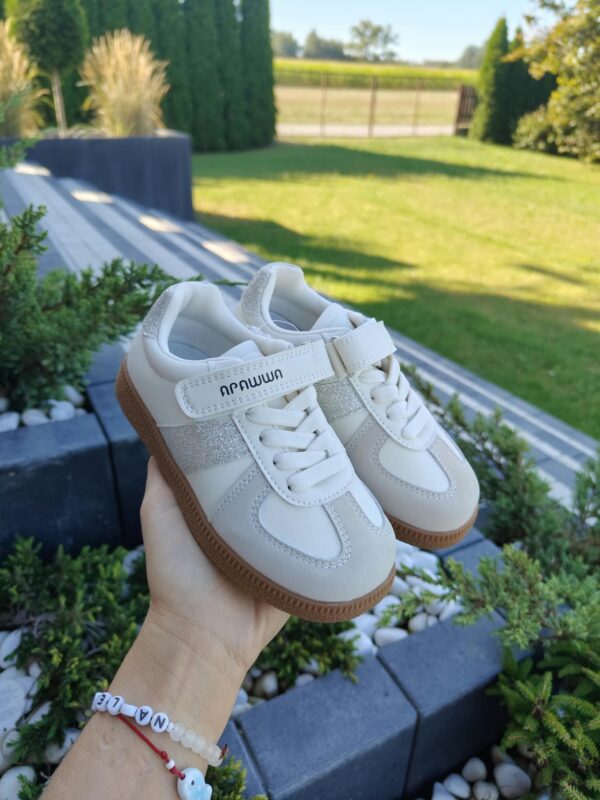2026/08/1000006004.jpg Adidaski na rzep